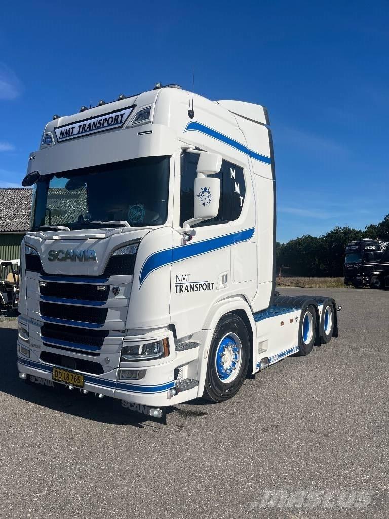 Scania R530 وحدات الجر
