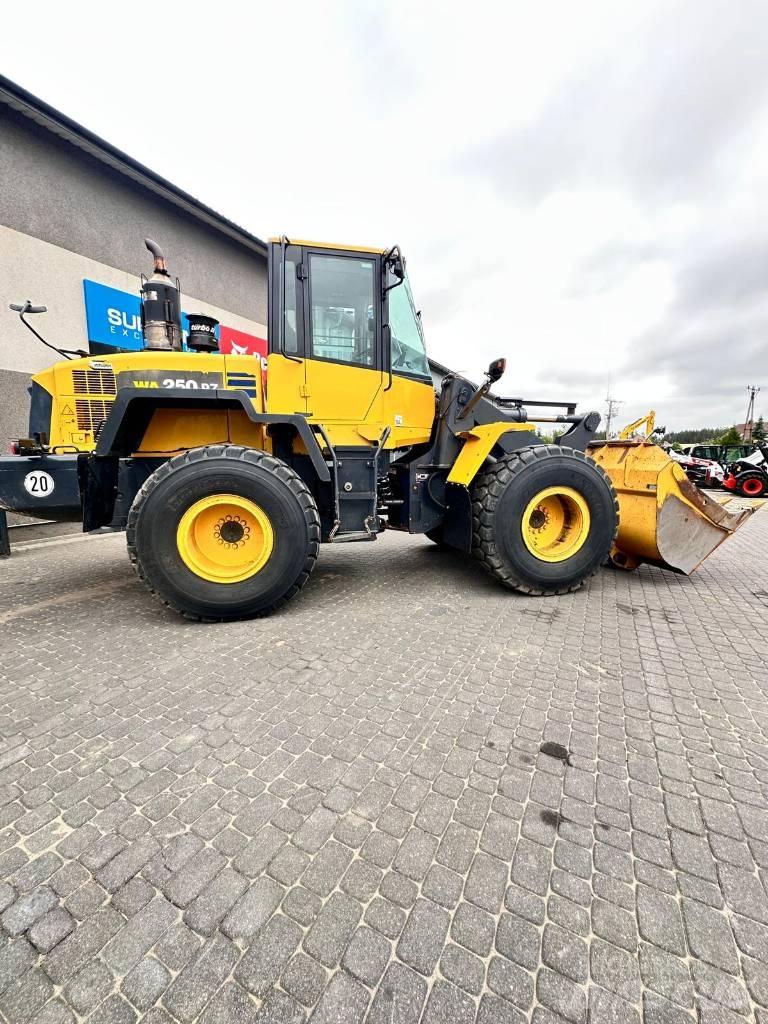 Komatsu WA 250 PZ-6 لوادر بعجل
