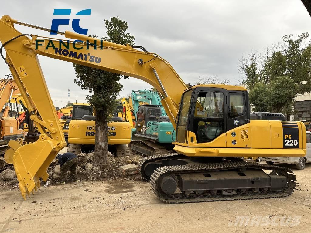 Komatsu PC 220 حفارات زحافة