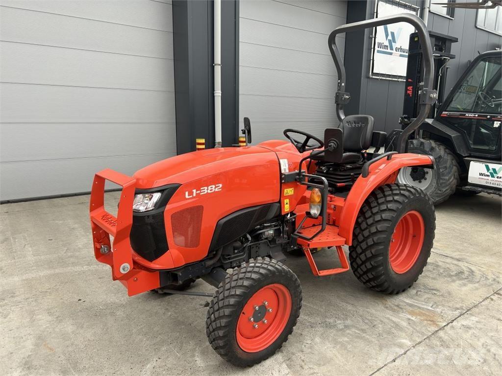 Kubota L1-382 (7325) جرارات مدمجة