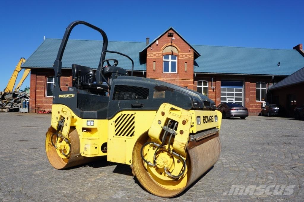 Bomag BW 120 AD-4 مداحل ثنائية الاسطوانة
