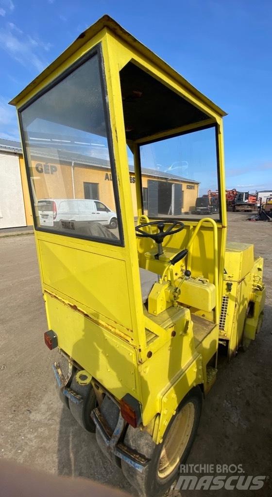 Bomag BW 100 AC مداحل مزدوجة