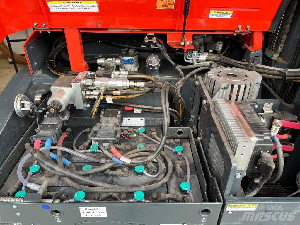 Combilift CBE3000 لوادر جانبية