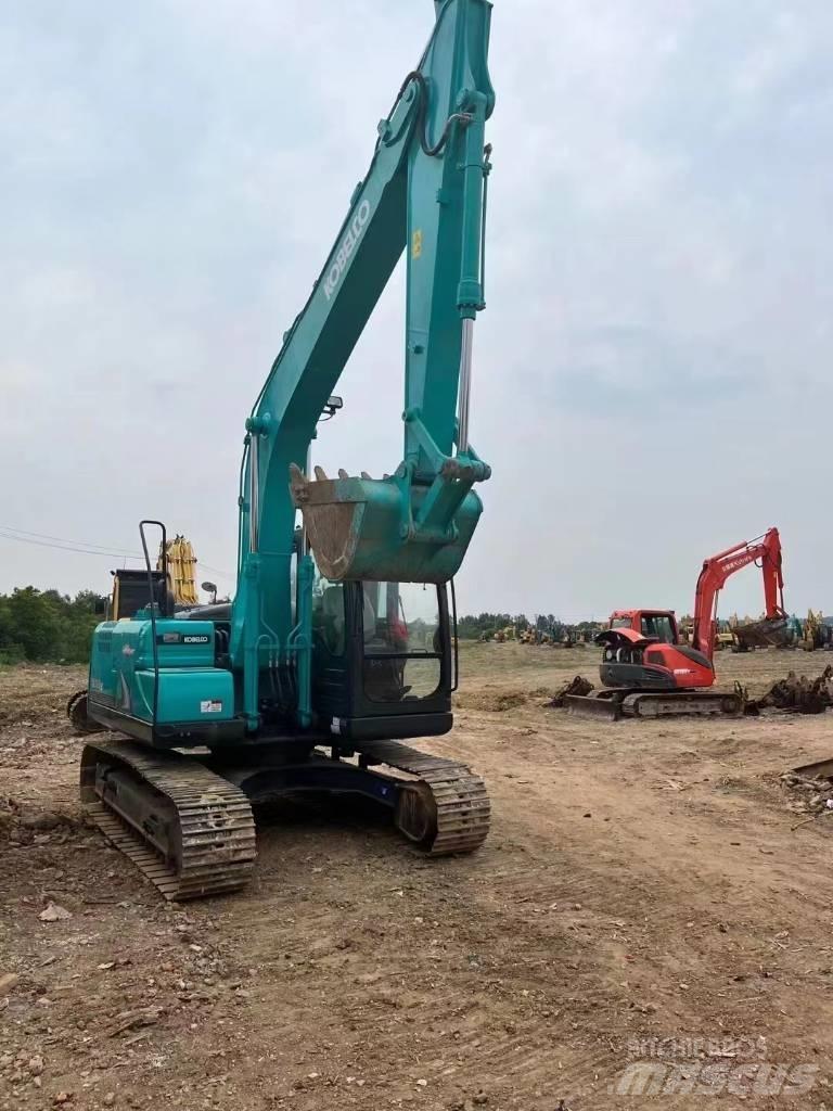 Kobelco SK 140 حفارات زحافة