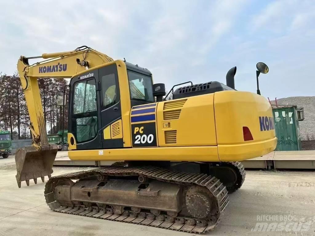 Komatsu PC 210-10 حفارات زحافة