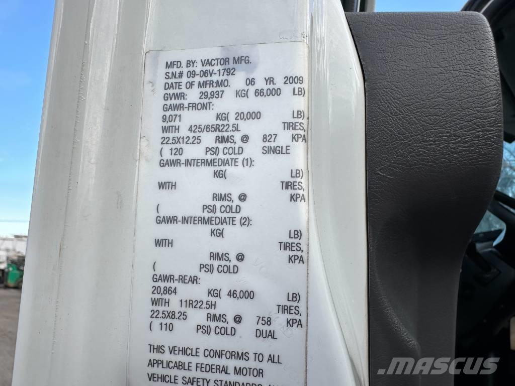 International 7500 شاحنات مزدوجة / خلخلة