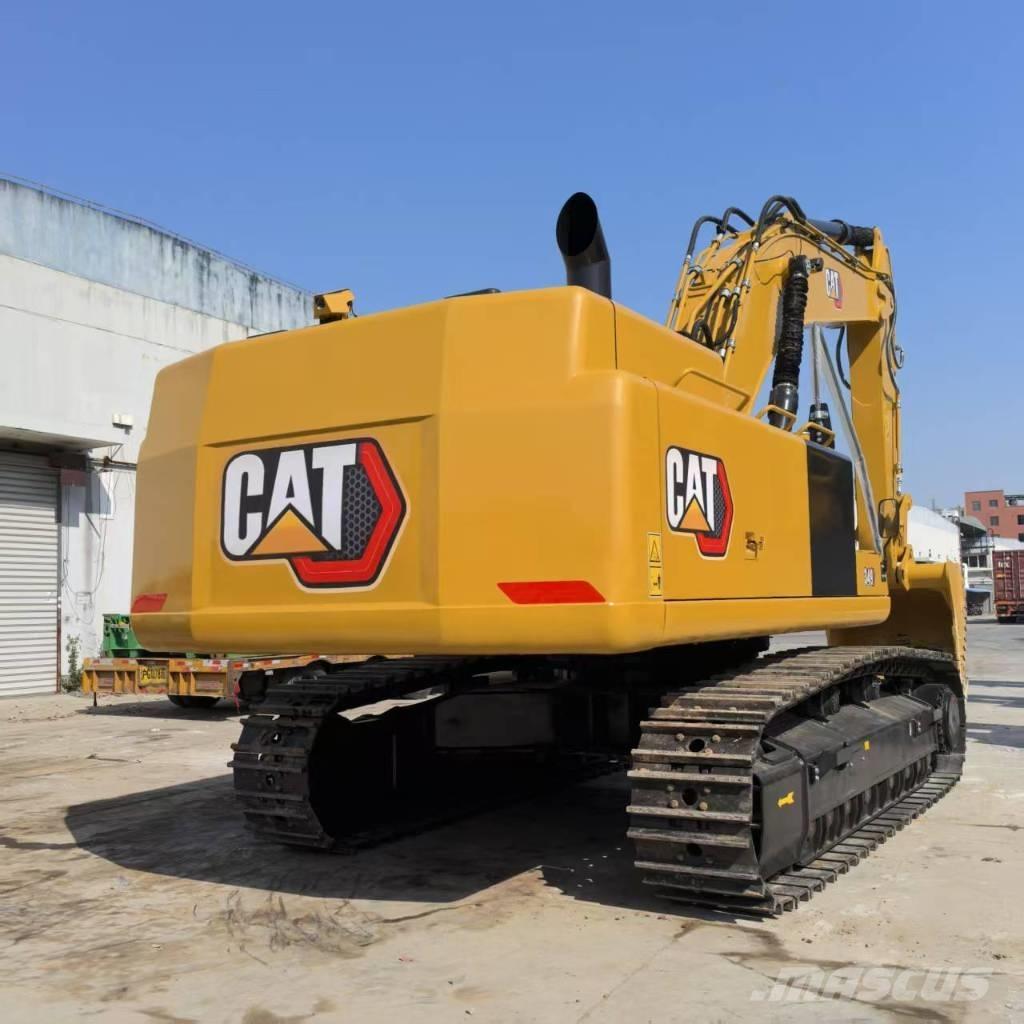 CAT 349 حفارات زحافة