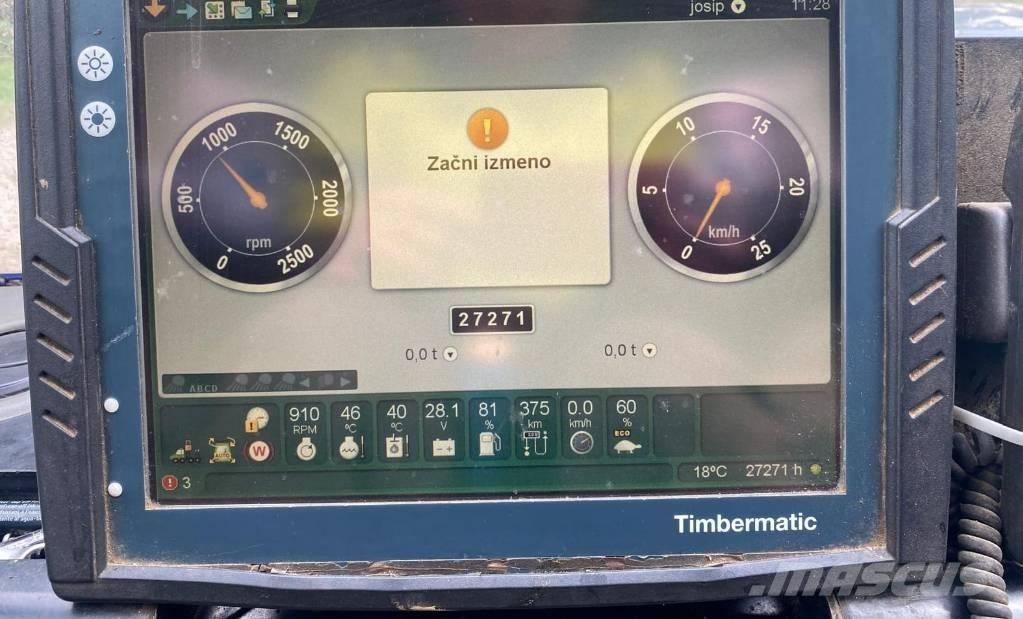 John Deere 1110 E شاحنات