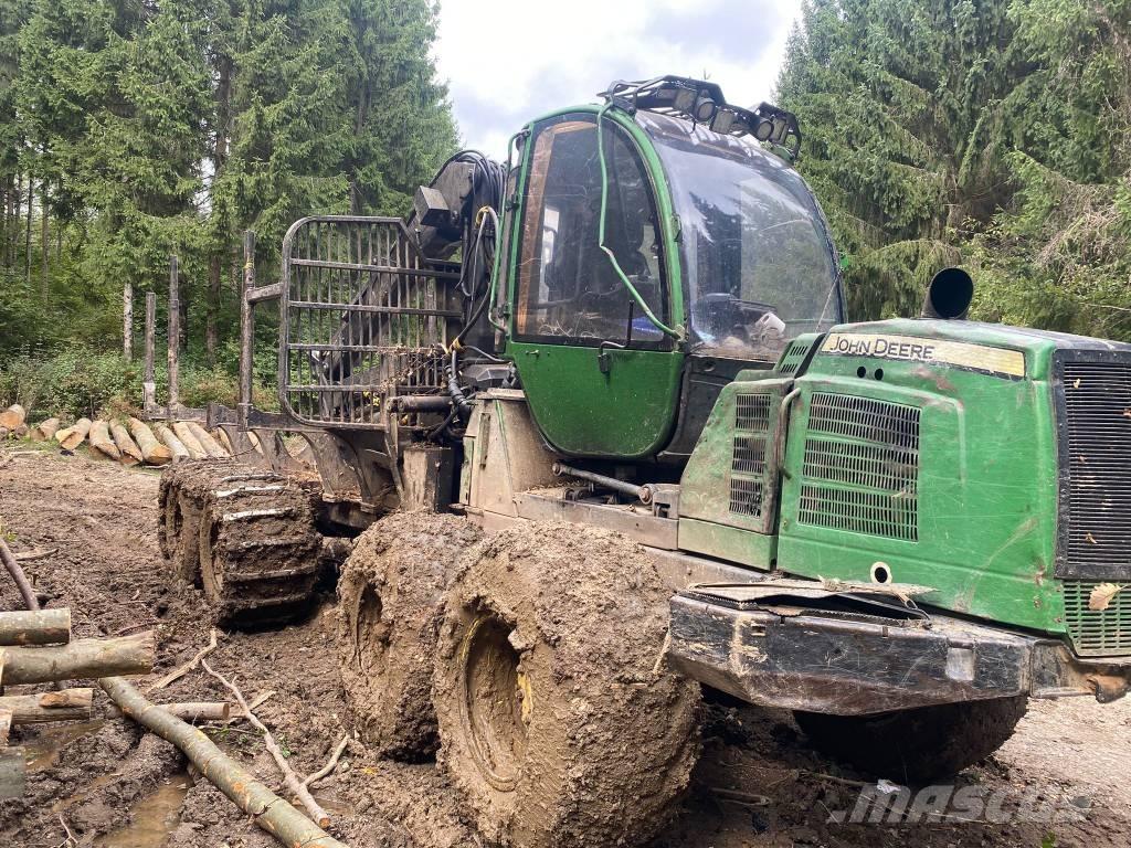 John Deere 1110 E شاحنات