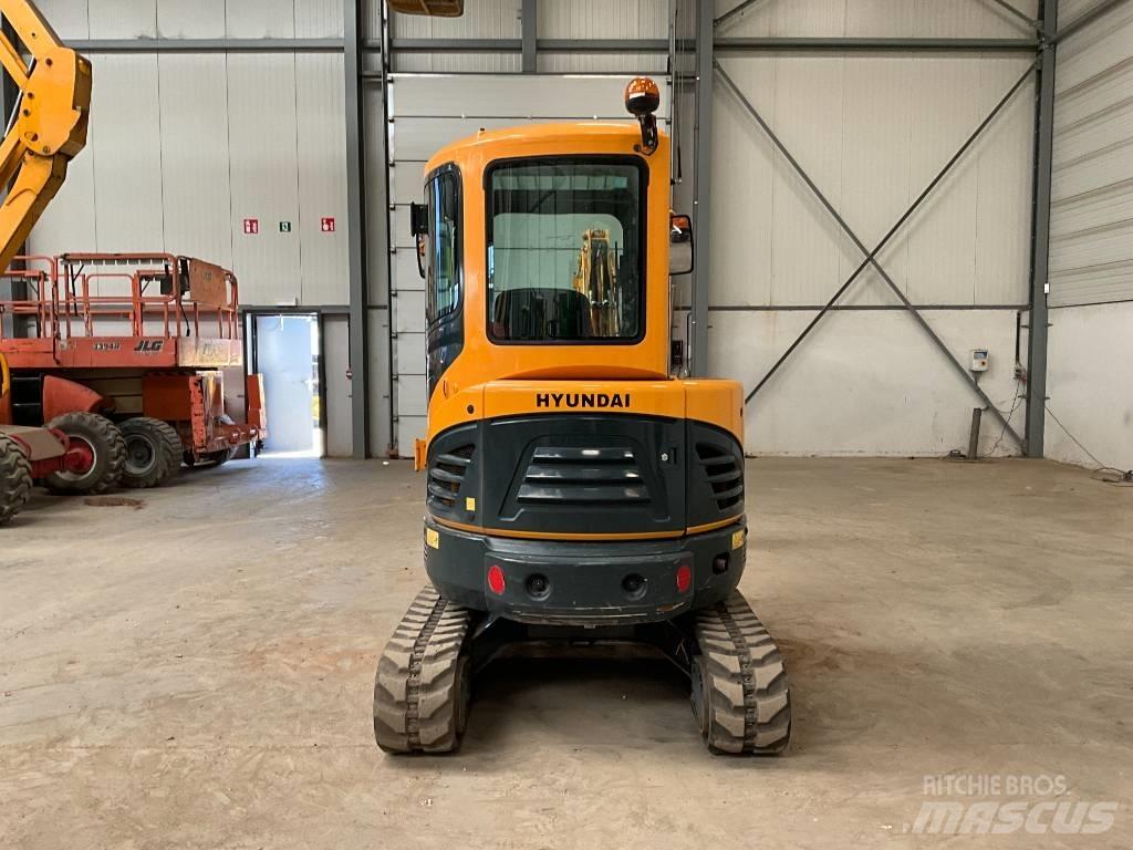 Hyundai 30 Z-9AK حفارات صغيرة أقل من 7 طن (حفارات صغيرة)