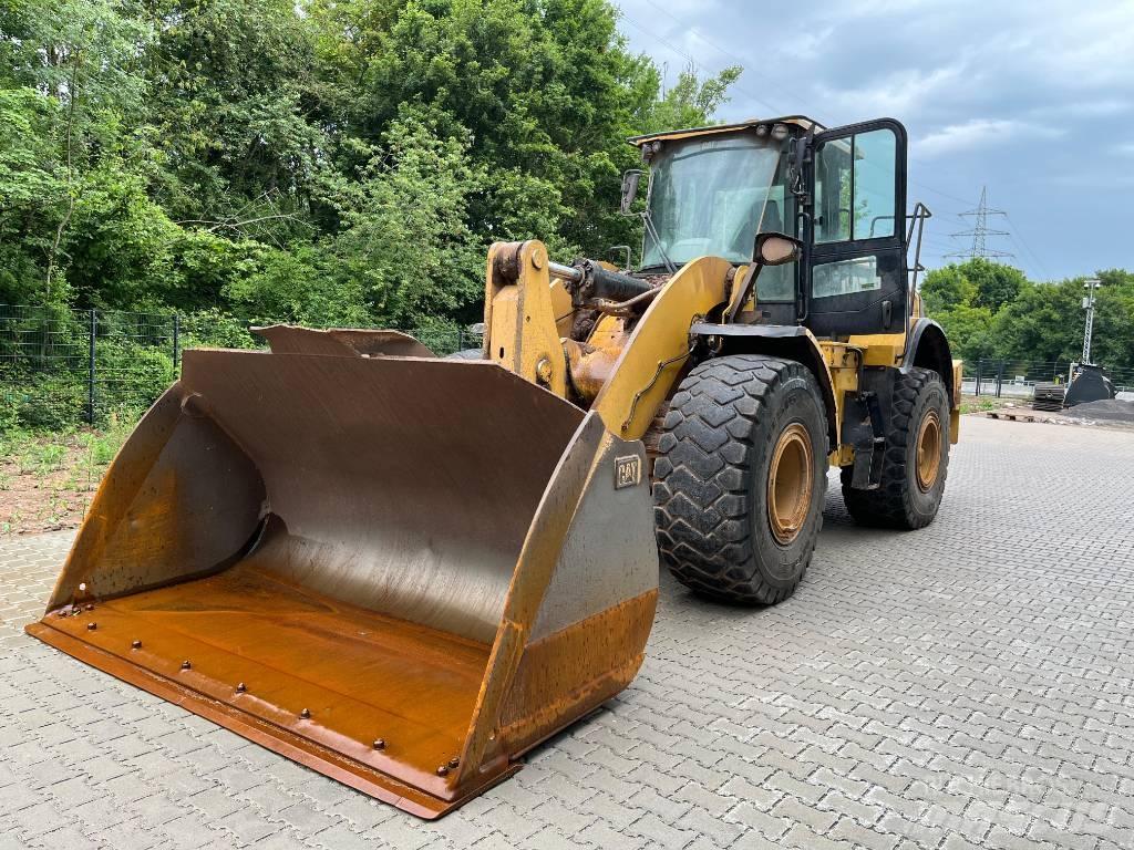 CAT 962 M لوادر بعجل