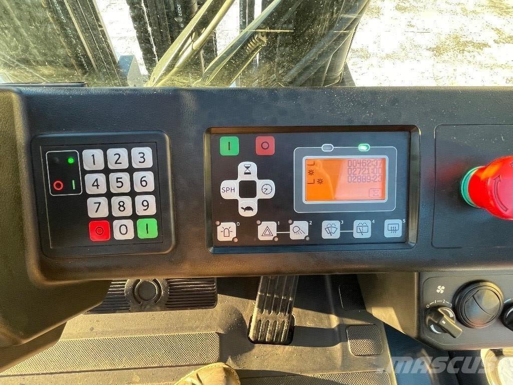 Toyota 8FBMT50 شاحنات ذات رافعات شوكية تعمل بالكهرباء