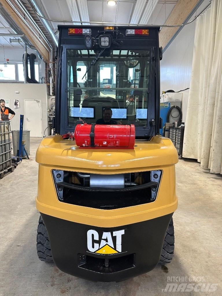 CAT DP35NT شاحنات الديزل