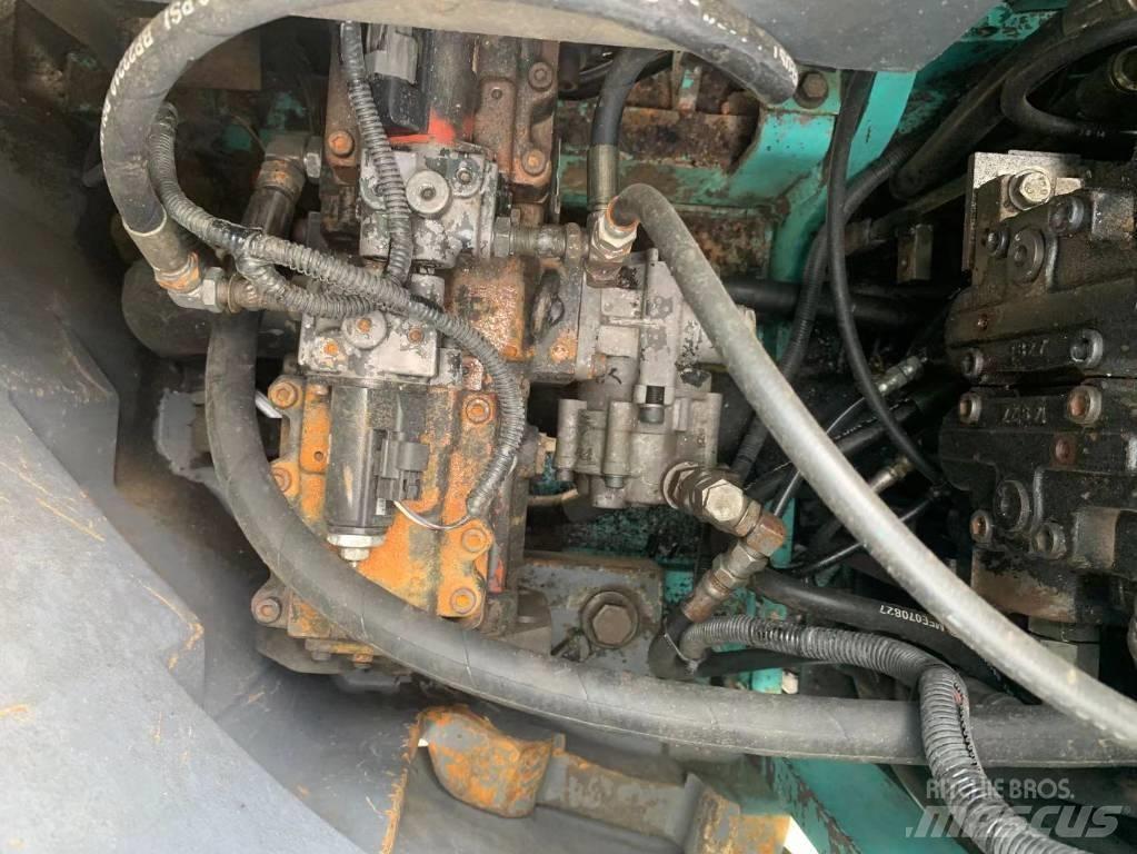 Kobelco SK 135 حفارات زحافة