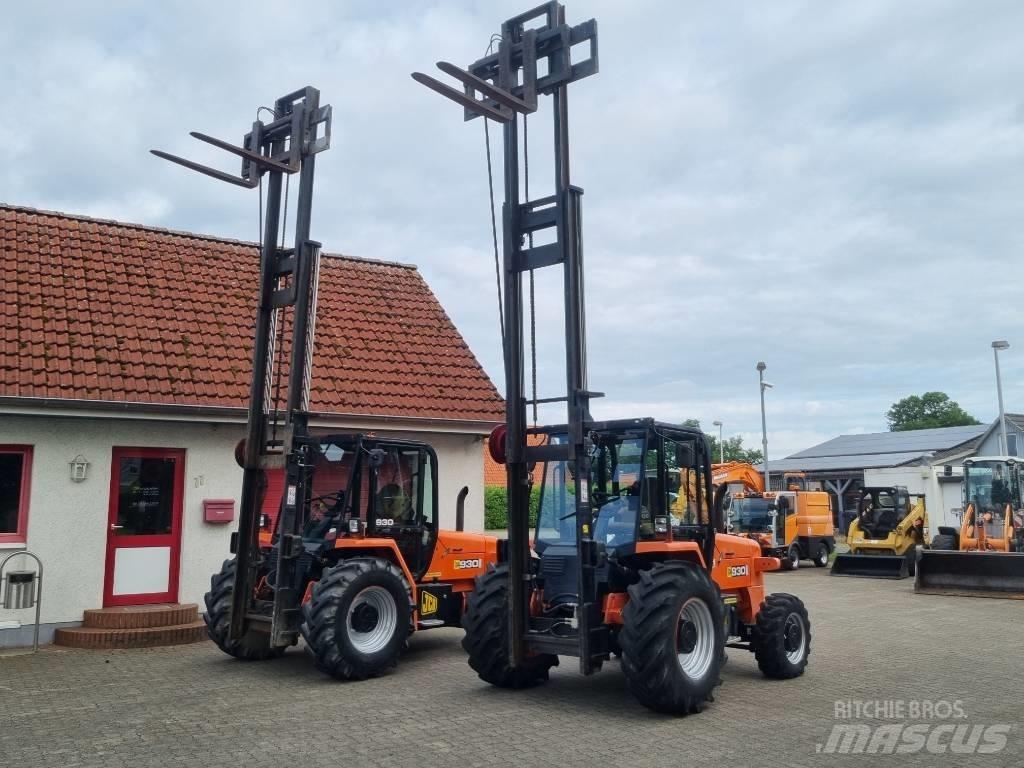 JCB 930-4 شاحنات الطرق الوعرة