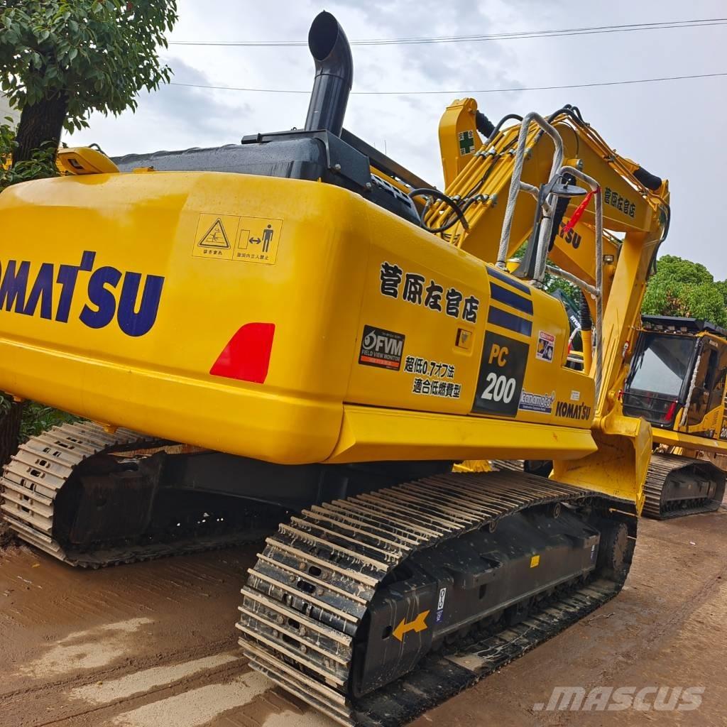 Komatsu PC 200 حفارات زحافة