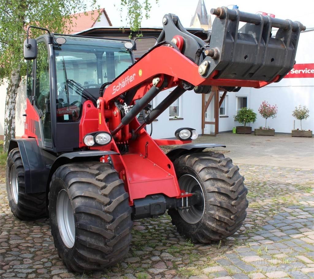 Schäffer 6680 Z لوادر صغيرة