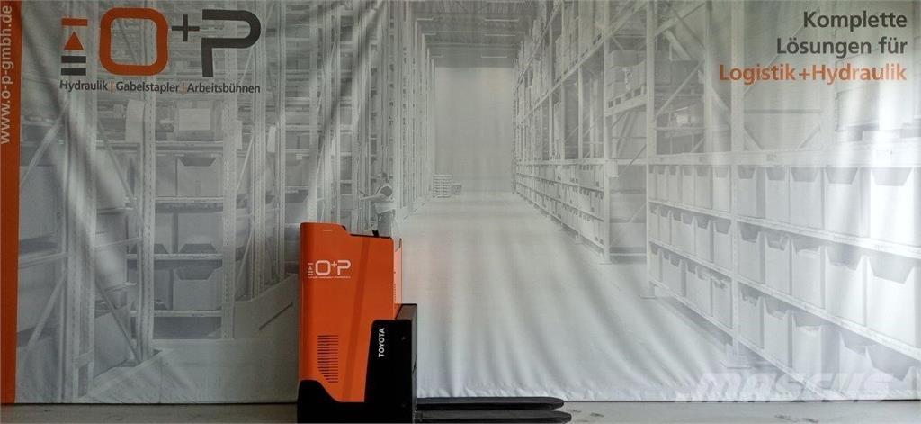 Toyota LSI200 معدات التكديس الجوالة