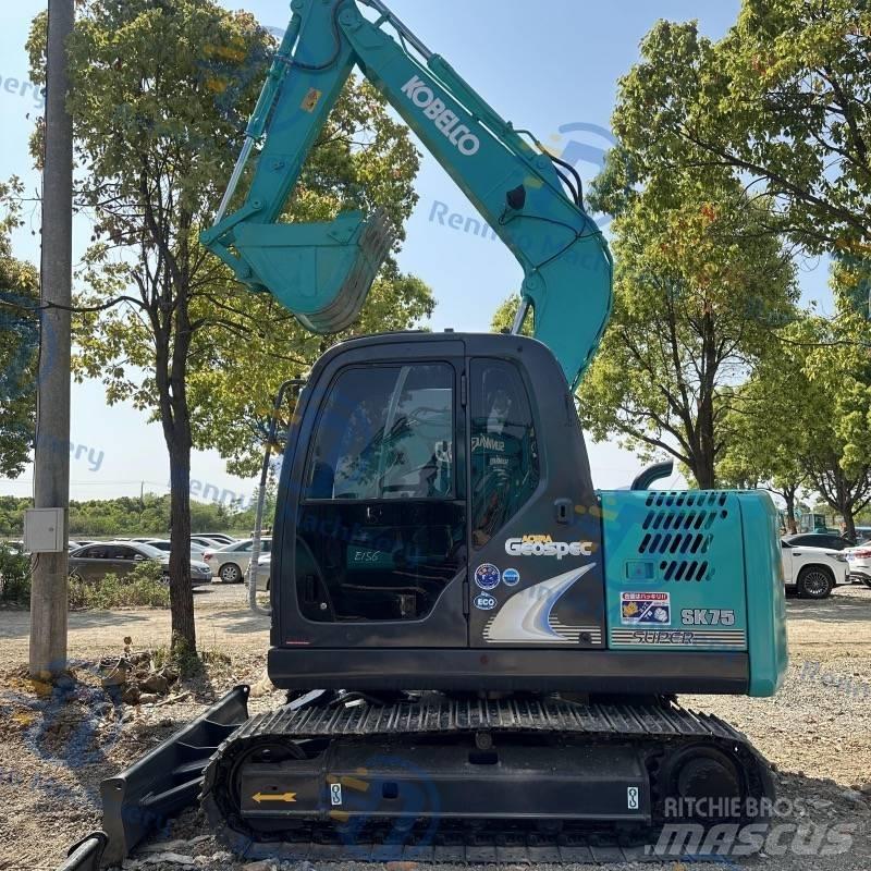 Kobelco SK75 حفارات زحافة