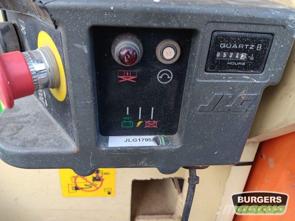 JLG 2646ES رافعات مقصية الشكل