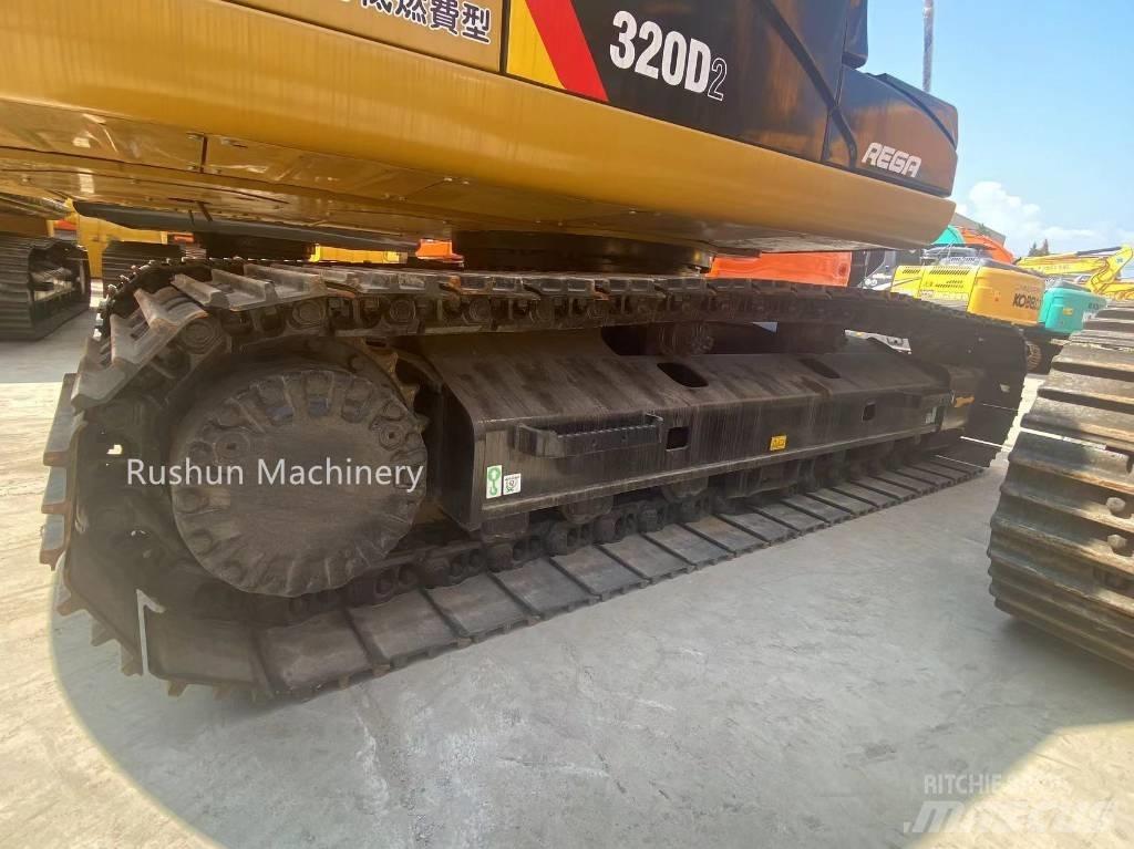 CAT CAT320D2 حفارات زحافة