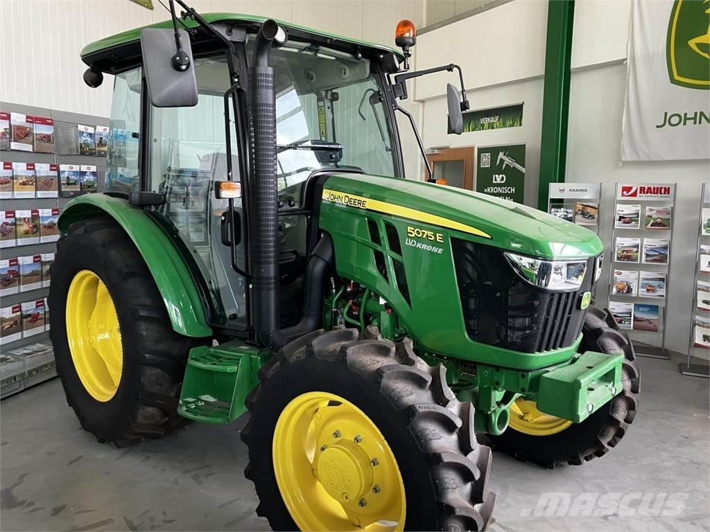John Deere 5075E الجرارات