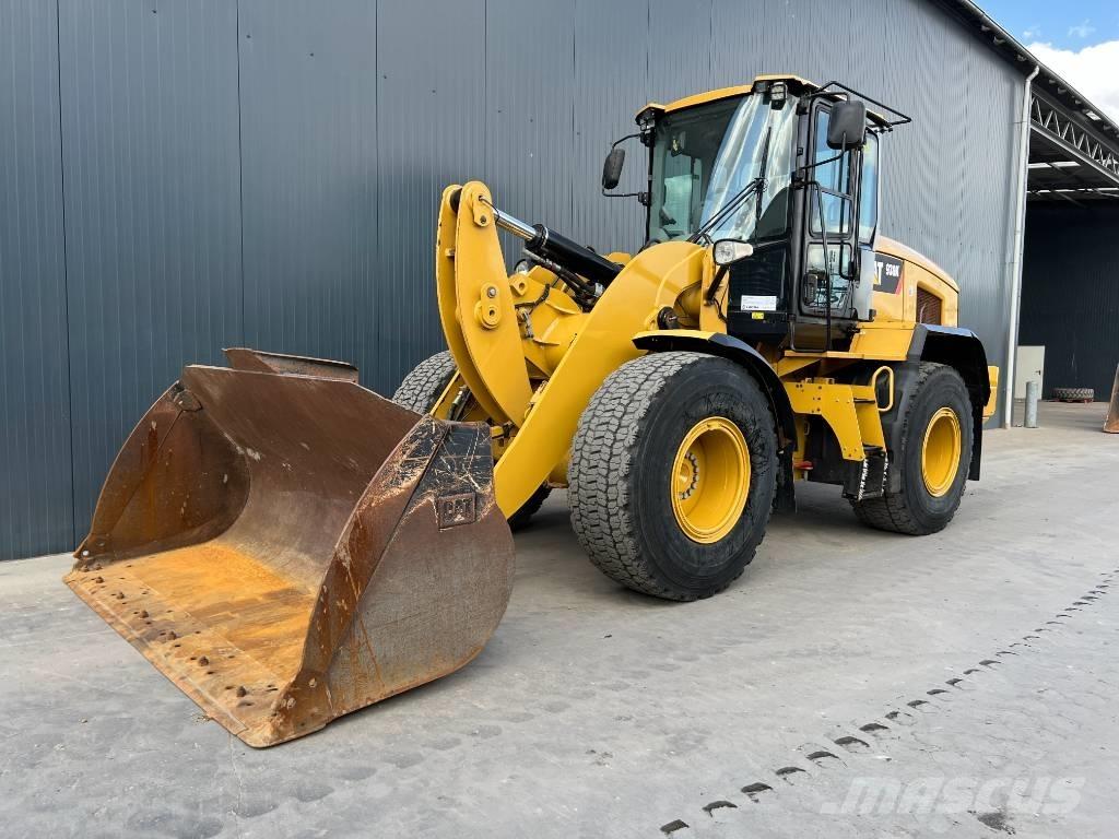 CAT 930K لوادر بعجل