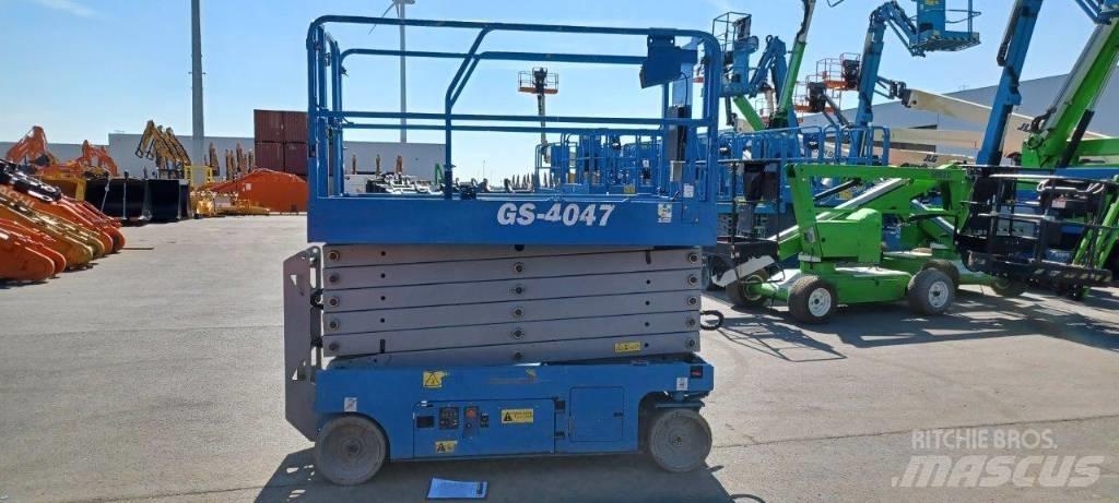 GENIE GS4047 رافعات مقصية الشكل