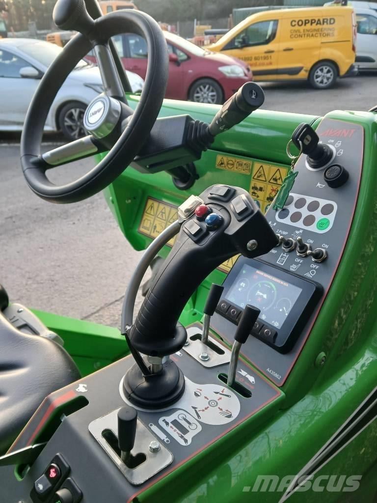 Avant 760i لوادر متعددة الأغراض