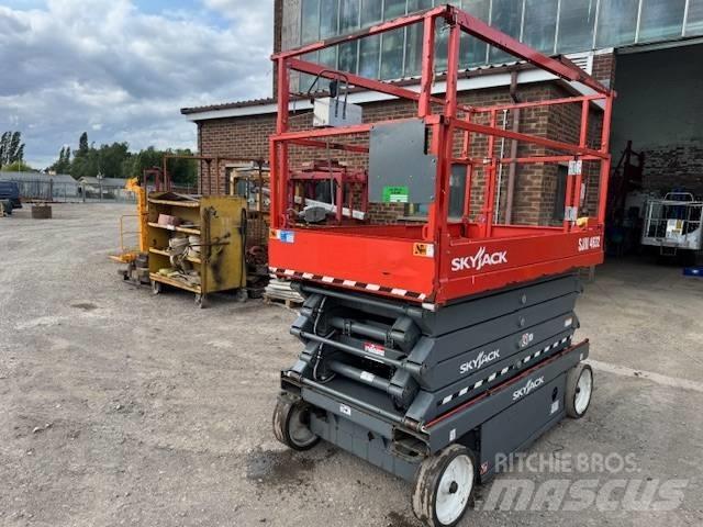 SkyJack SJ 4632 رافعات مقصية الشكل