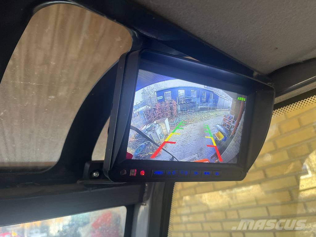 VM Loader 1026LX/C لوادر بعجل