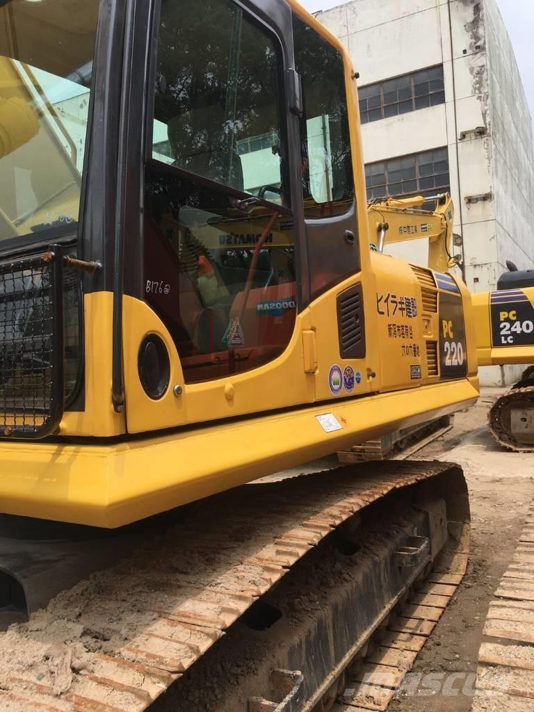Komatsu pc220-8 حفارات زحافة