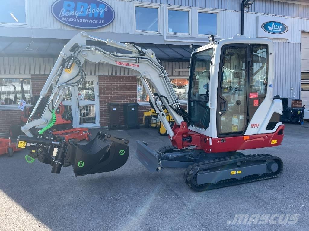 Takeuchi TB 225 حفارات صغيرة أقل من 7 طن (حفارات صغيرة)
