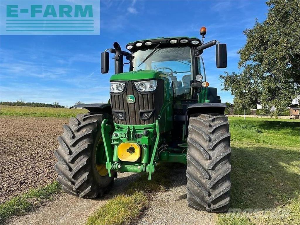 John Deere 6215r الجرارات