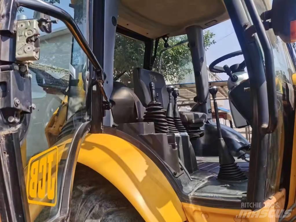 JCB 3 CX لوادر ذات جرافات عكسية