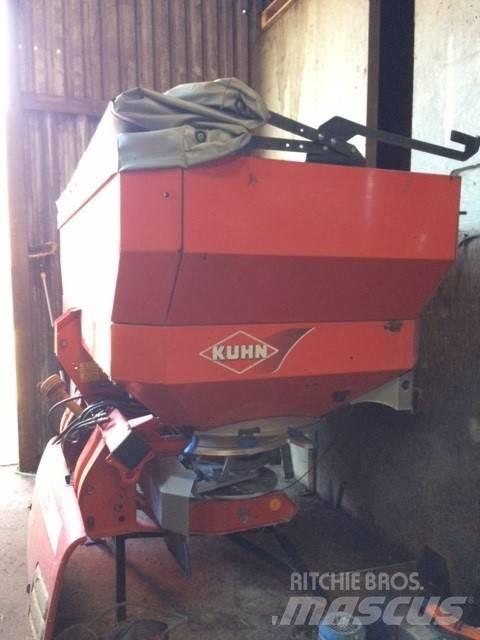 Kuhn Axis 30.1D معدات فرد المواد المعدنية