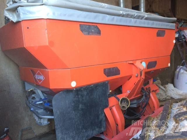 Kuhn Axis 30.1D معدات فرد المواد المعدنية