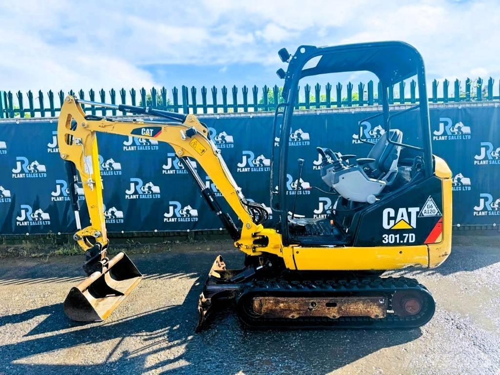 CAT 301.7 D حفارات صغيرة أقل من 7 طن (حفارات صغيرة)