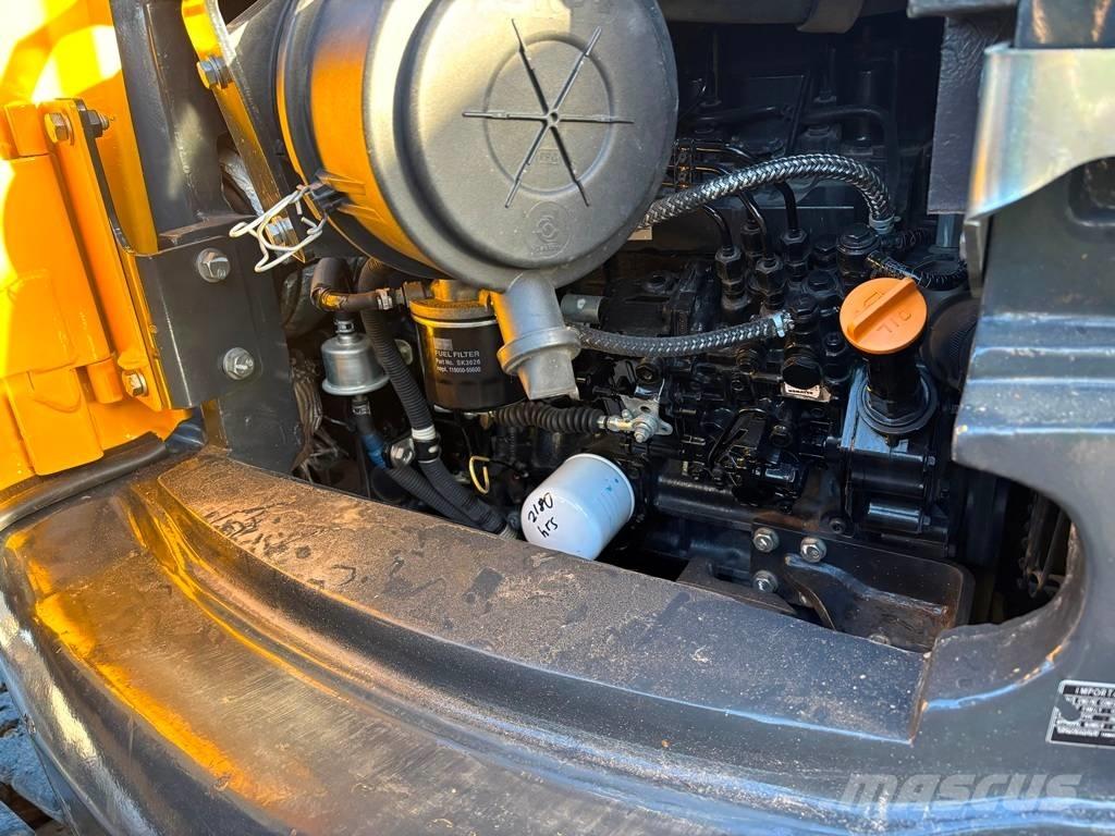 Komatsu PC 55 MR-3 حفارات وسط 7 طن - 12 طن