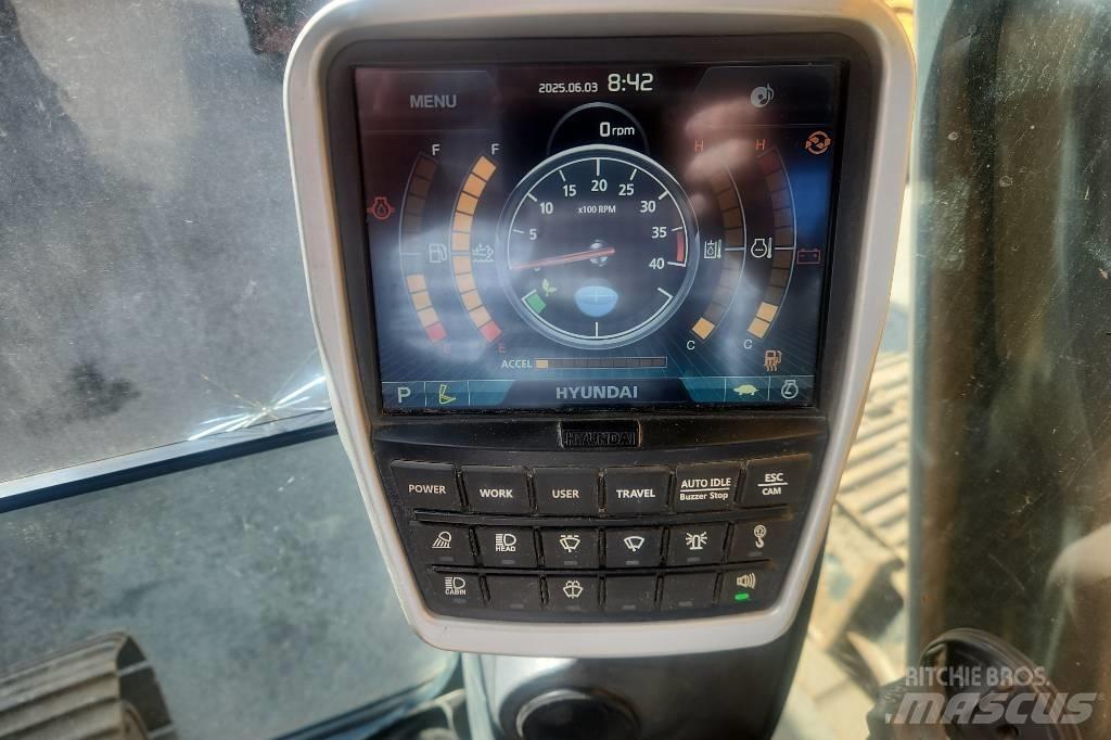 Hyundai HX 235 LCR حفارات زحافة