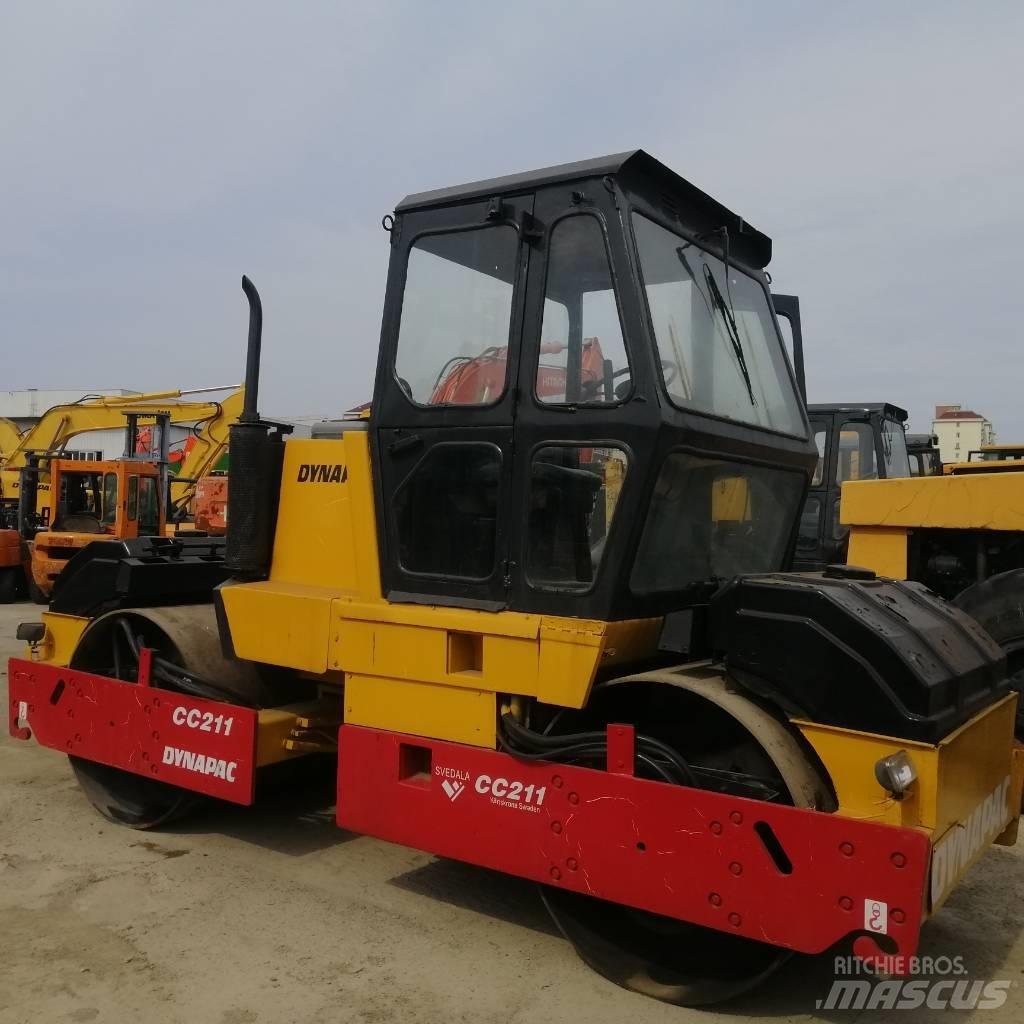 Dynapac CC 211 مداحل ثنائية الاسطوانة