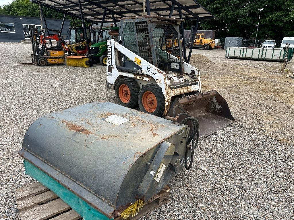 Bobcat 553 لوادر انزلاقية التوجيه
