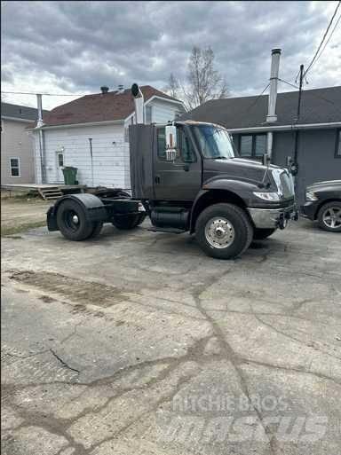 International 4400 وحدات الجر