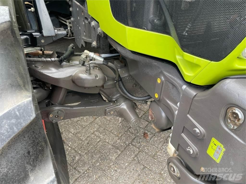 CLAAS Arion 650 الجرارات