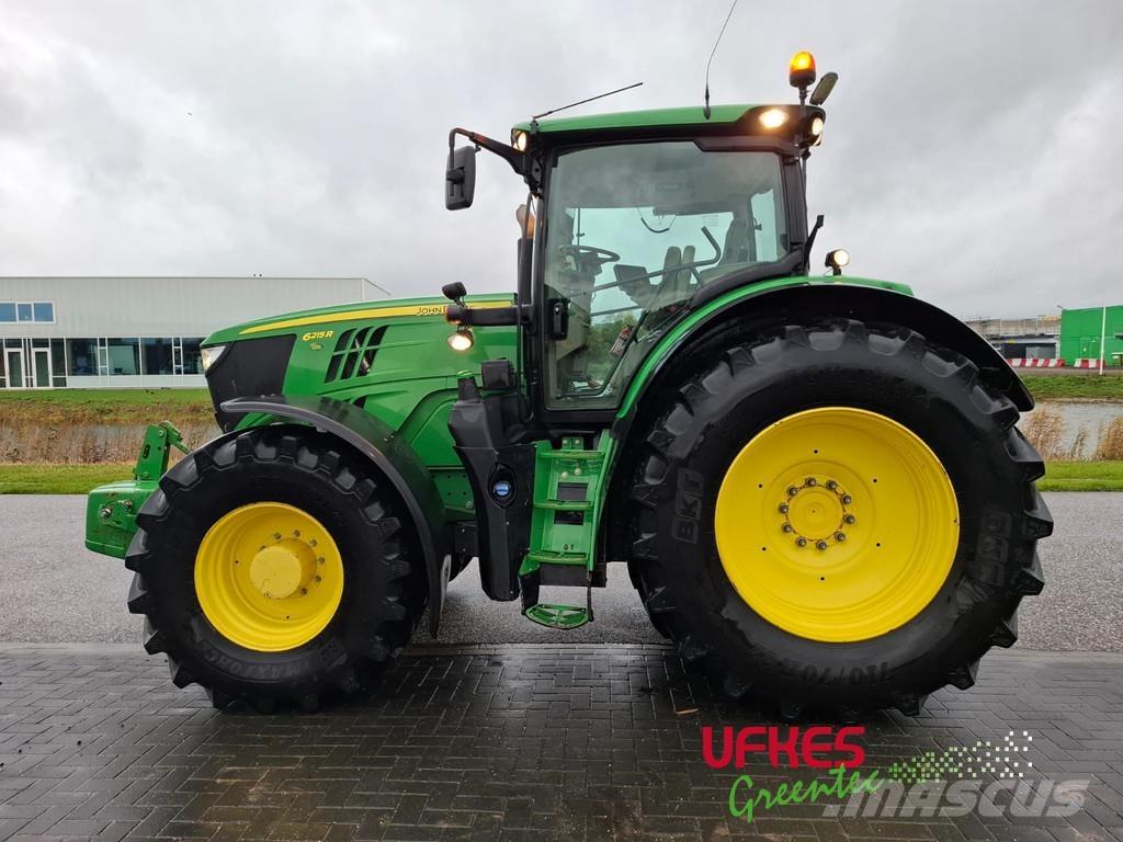 John Deere 6215 R الجرارات