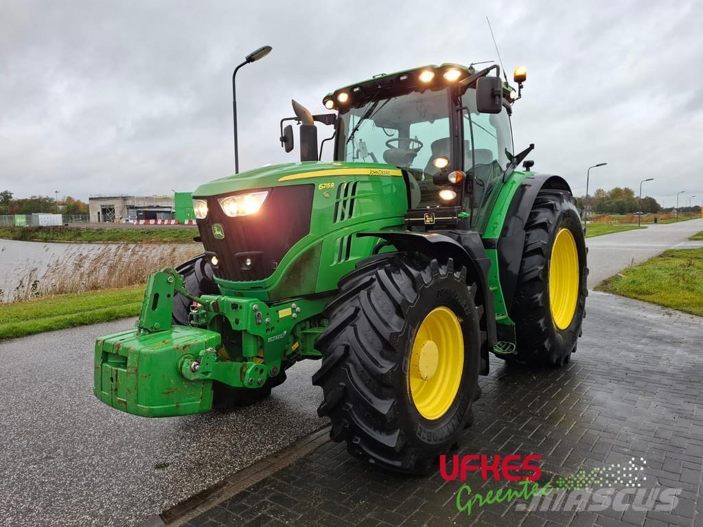 John Deere 6215 R الجرارات