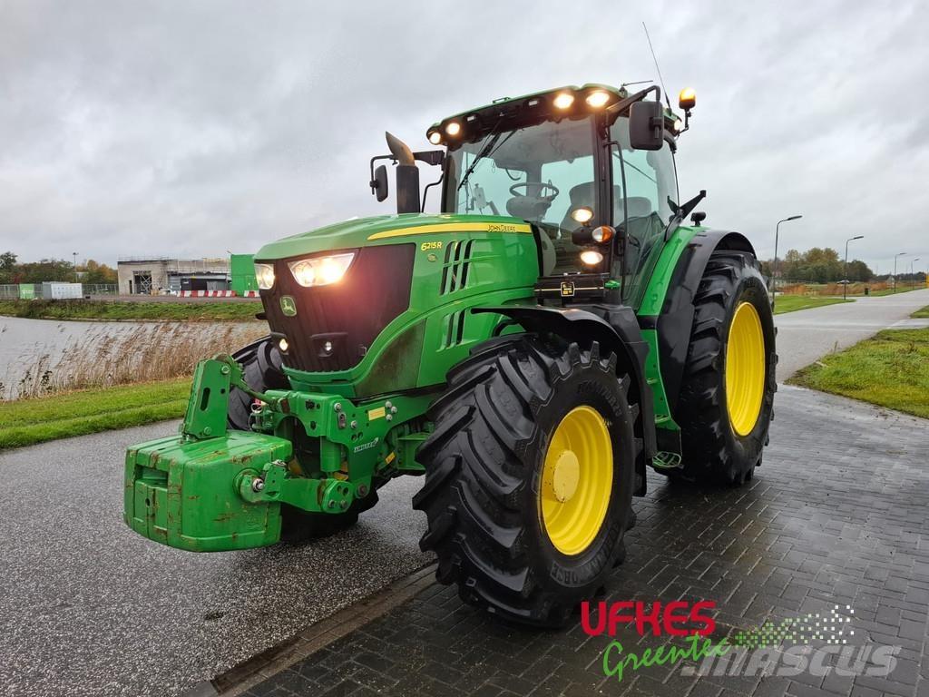 John Deere 6215 R الجرارات
