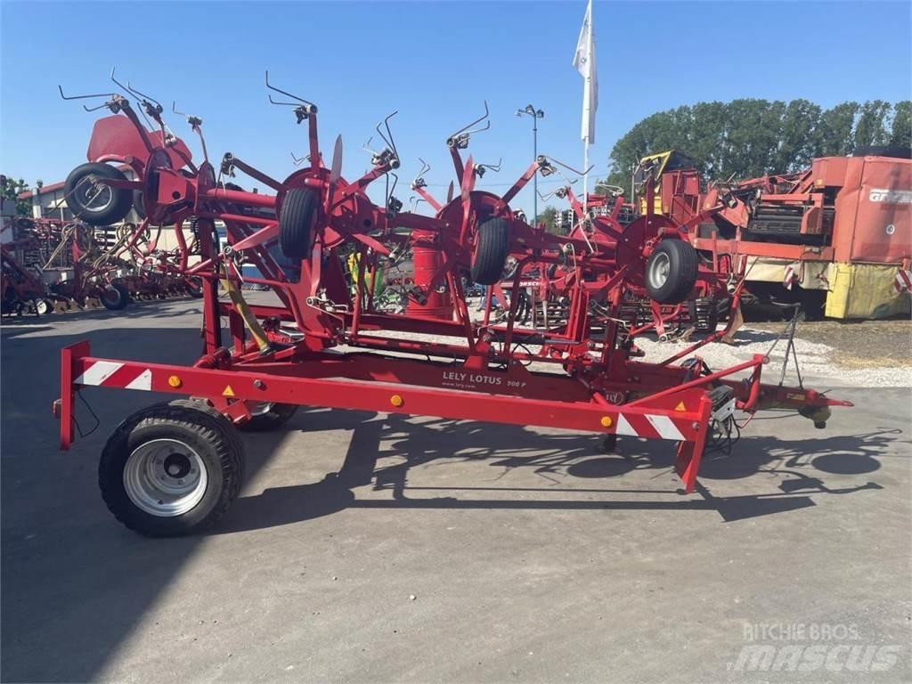 Lely Lotus 900P مكابس وميبسات التبن
