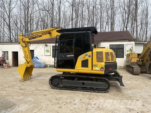 Komatsu PC 60-8 حفارات زحافة