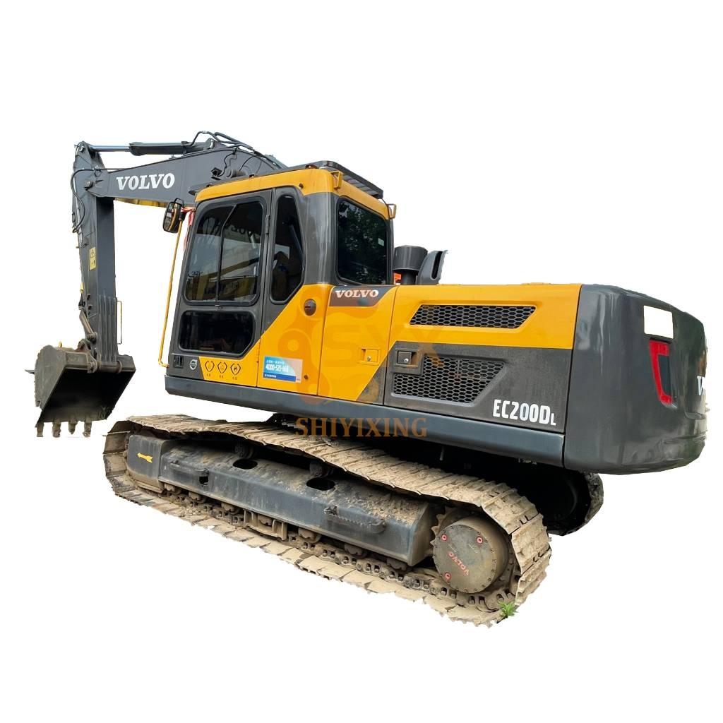 Volvo EC 200 D حفارات زحافة